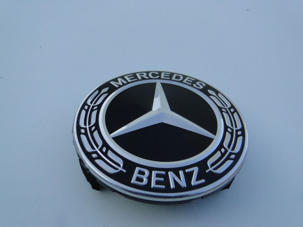 MERCEDES KAPSEL DEKIEL EMBLEMAT W KOŁO CZARNY