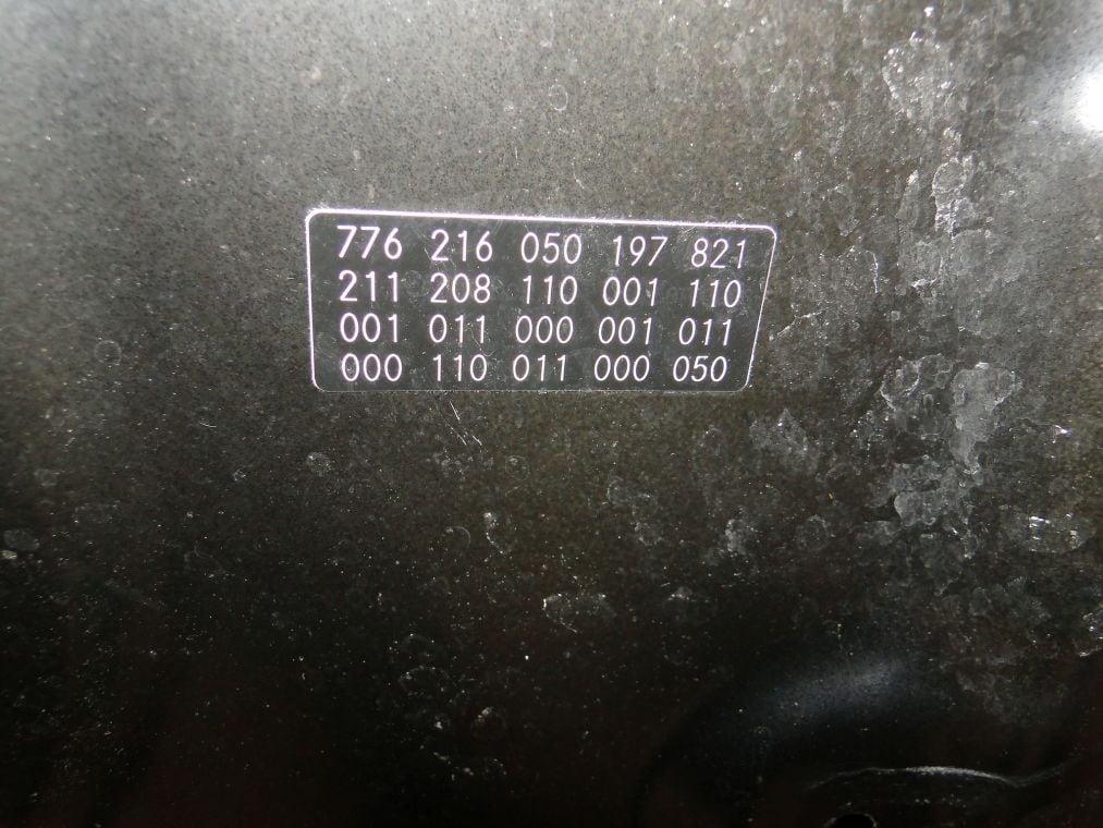 MERCEDES E KLASA 211 PO LIFT MASKA POKRYWA SILNIKA - obrazek 3
