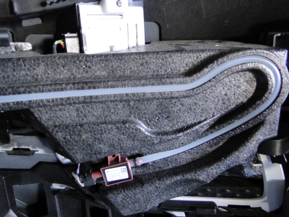 MERCEDES E KLASA 238 PIANKA AMG STYROPIAN ABSORBER - obrazek 2