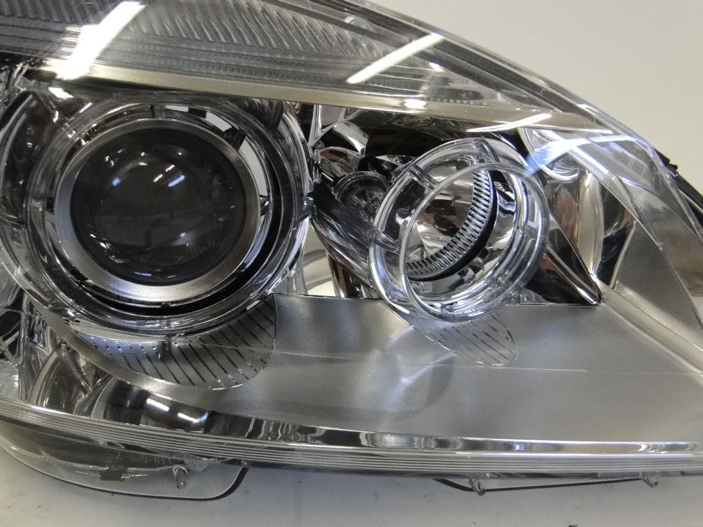 MERCEDES C KLASA W204 LAMPA XENON PRAWA NIESKRĘTNA - obrazek 2