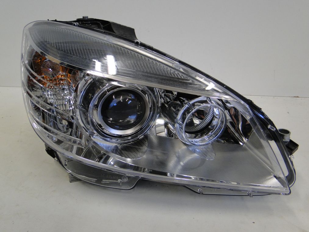 MERCEDES C KLASA W204 LAMPA XENON PRAWA SKRĘTNA