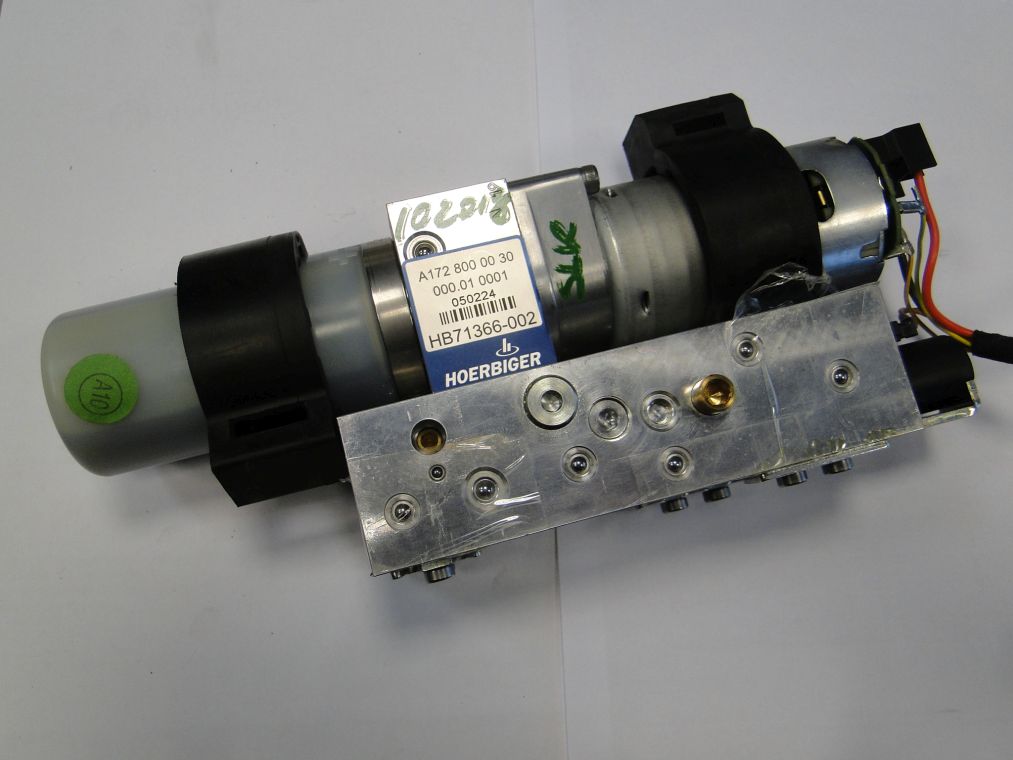 SLK R172 POMPA HYDRAULICZNA DACHU A1728000030 - obrazek 3