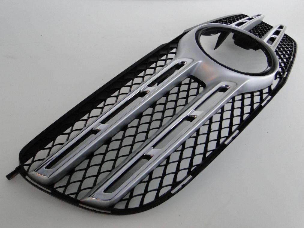 MERCEDES GLS 166 GRILL ATRAPA NA KAMERĘ
