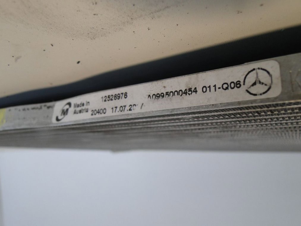MERCEDES E KLASA 238 W213 CHŁODNICA A0995000454 - obrazek 2