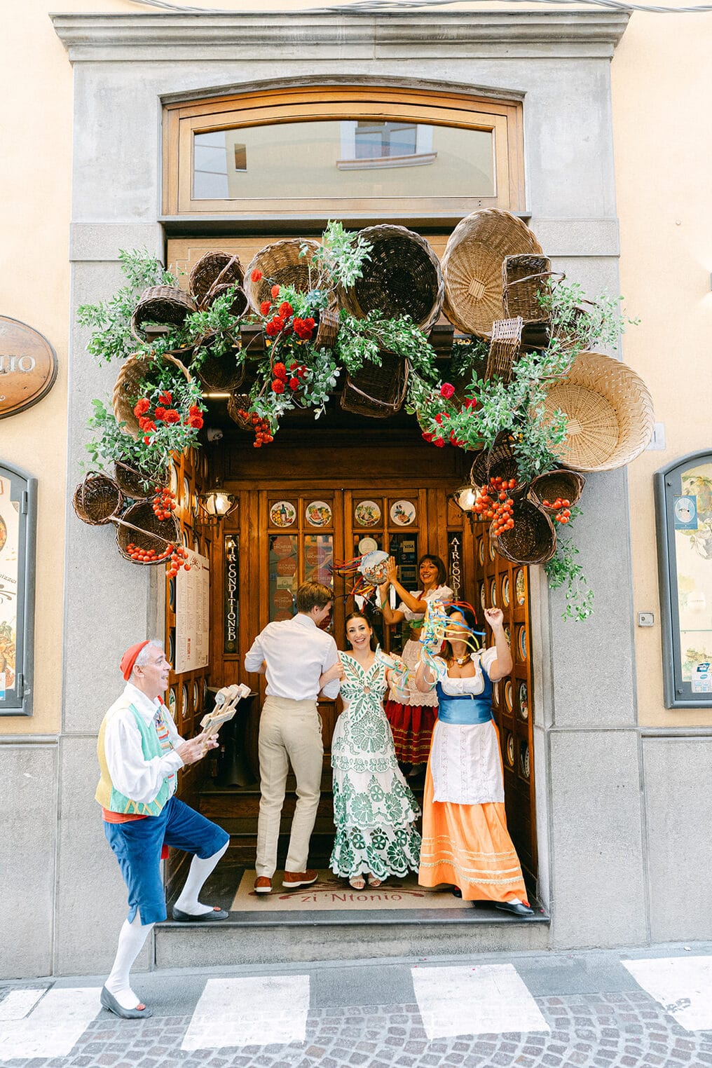 Relaxed wedding welcome party creating unforgettable Italy wedding memories
