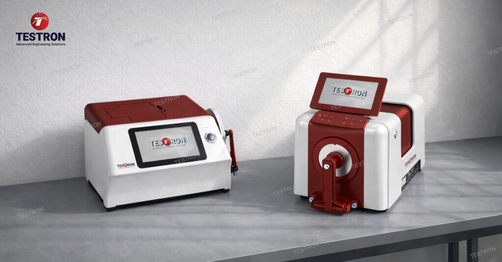 Benchtop spectrophotometer used for color measurement standards testing in Brazil laboratory