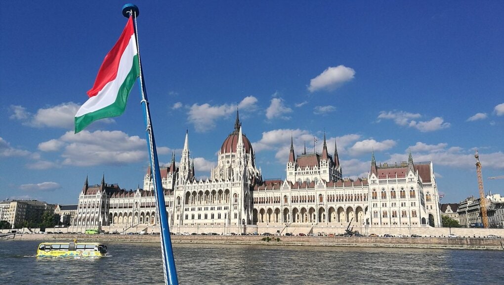 Budapest boat cruise