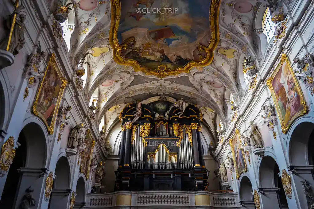 Que ver en Regensburg en un día_Ratisbona_Baviera_Interior Basílica San Emerano_ClickTrip