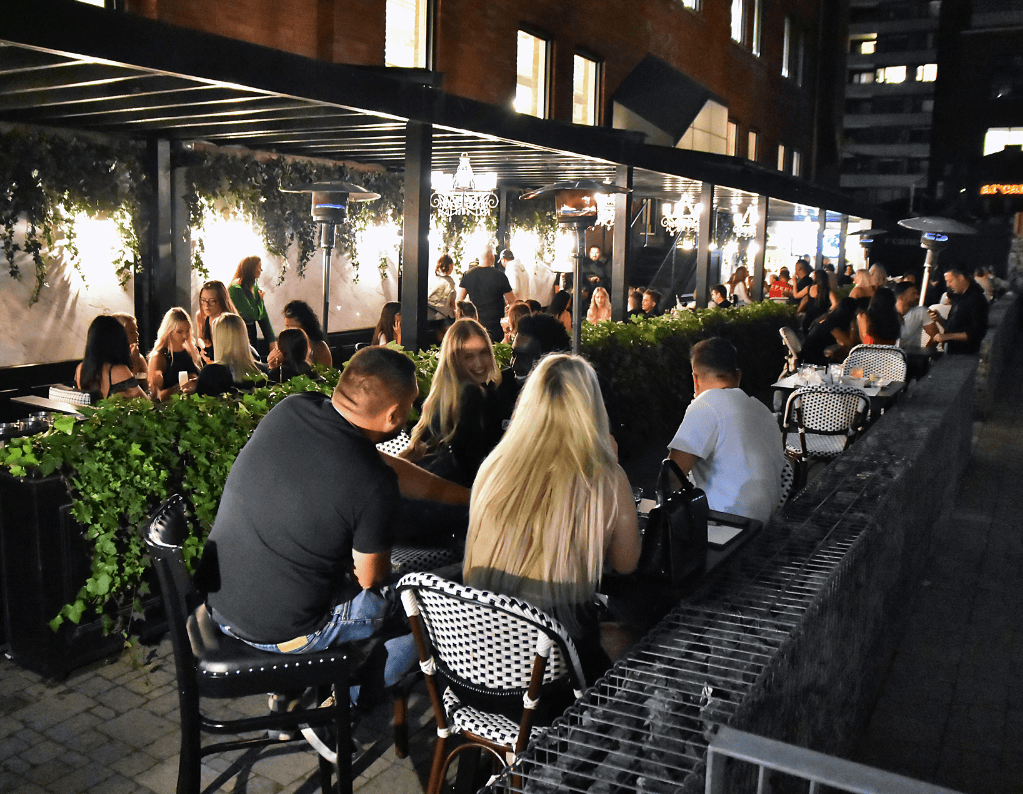 Toronto COVID-19 update: 63 new cases, malls and hair salons reopen