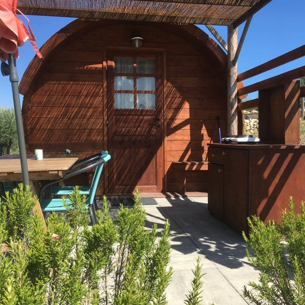 Glamping, Slapen in een wijnvat