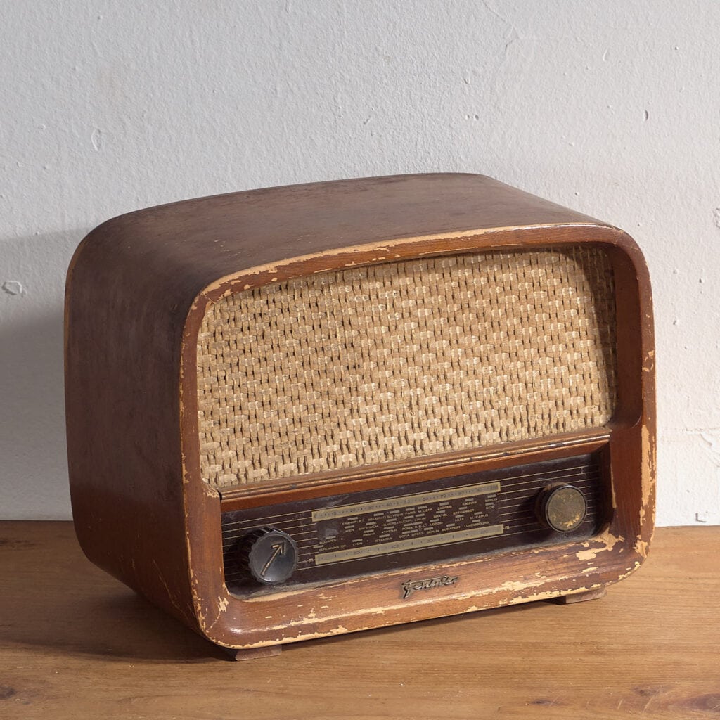 Vintage wooden radio (c.1950)