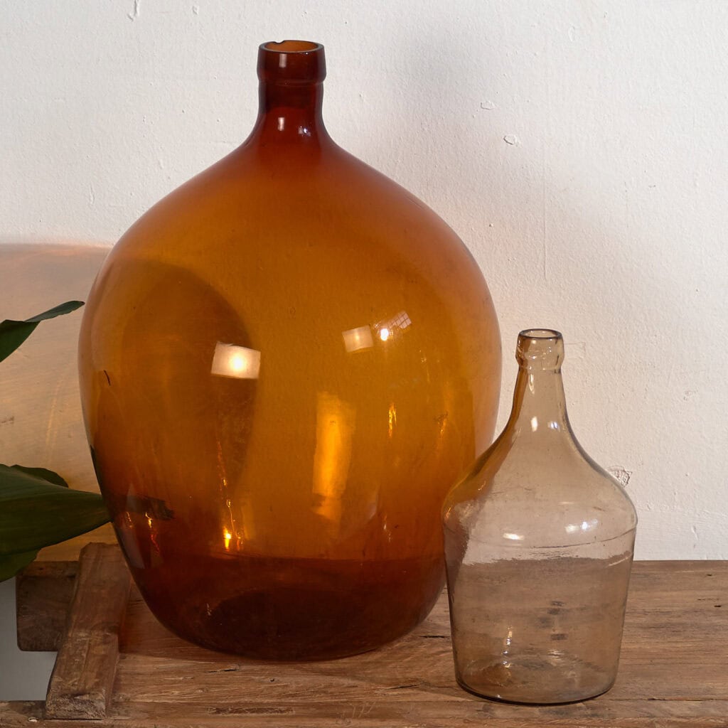 Antique amber colored amber bowls (c.1920). Set of 2 pieces #39