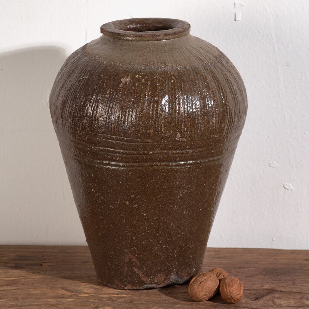 Ancien vase chinois en céramique dans des tons sombres (c.1900) #5