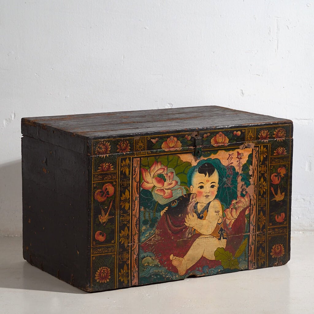 Dark antique oriental trunk (c.1900) #4