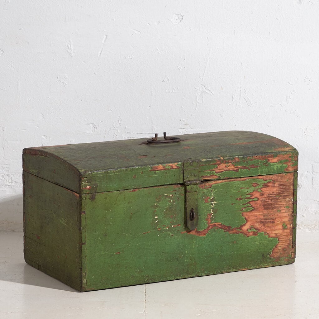 Petit coffre ancien à patine verte (c.1920) #2