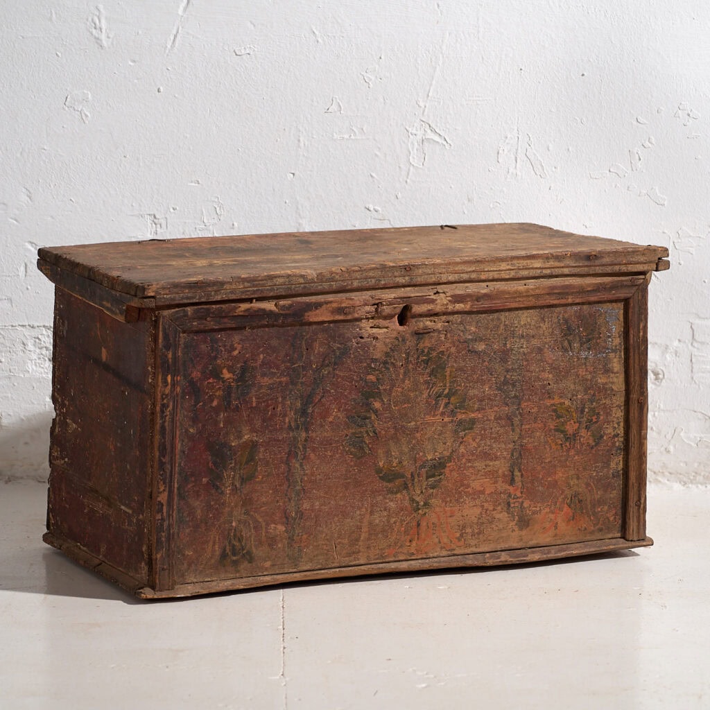 Small antique red tones chest (c.1920) #118