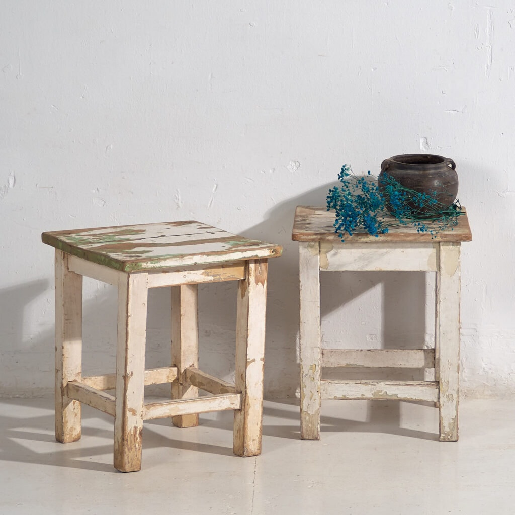 Anciennes tables basses blanches (vers 1920). Ensemble 2 pièces #4