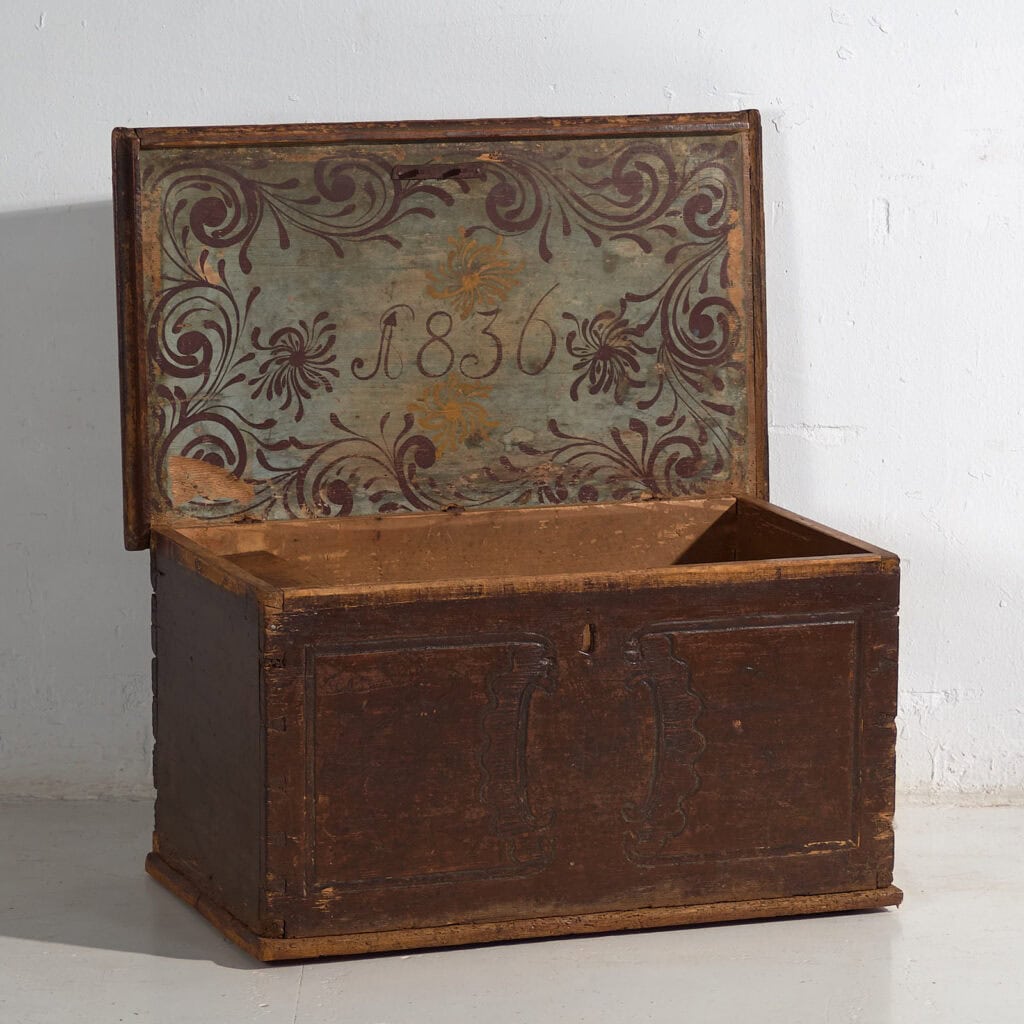 Ancienne malle en bois massif datée 1836 #13