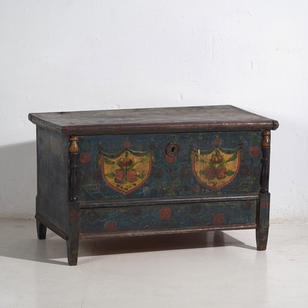 Antique hand painted chest (c.1850)