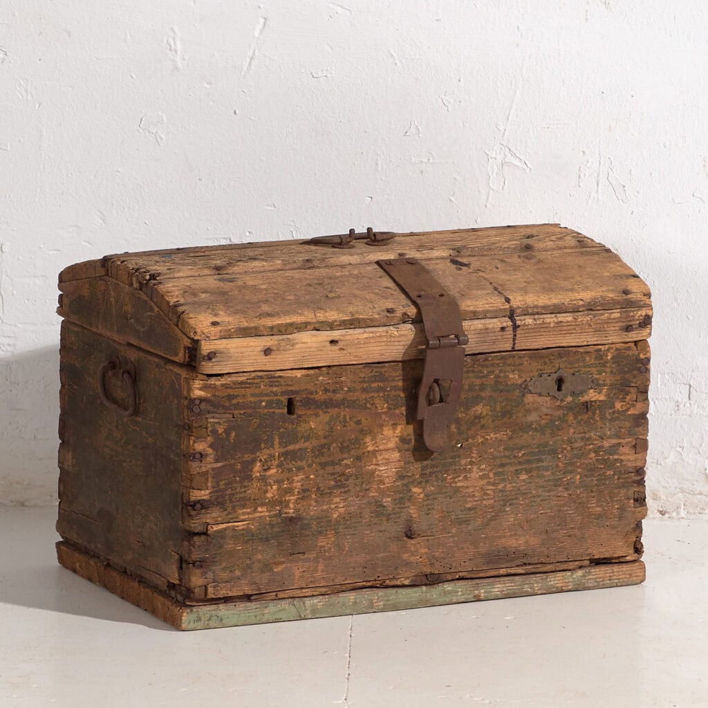 Antique primitive style chest (c.1900) #4