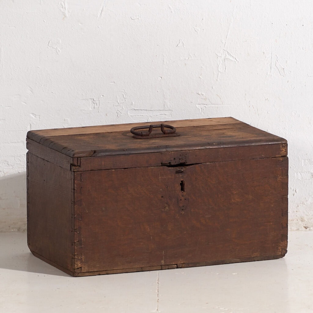 Pequeño cofre antiguo (c.1920) #8