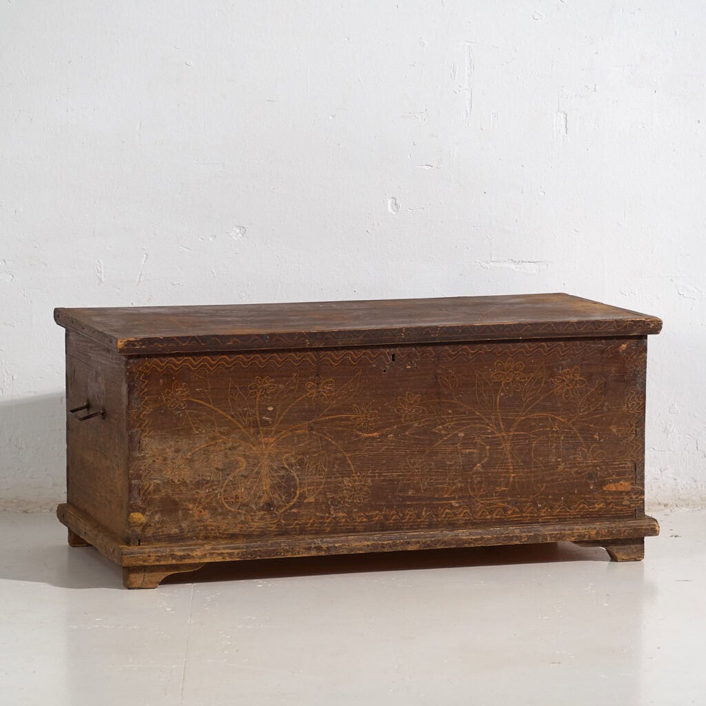 Coffre ancien à motifs floraux (c.1920) #10