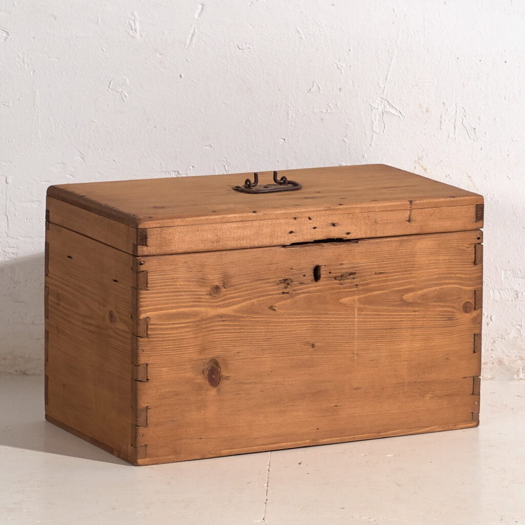 Small antique chest (c.1920) #11