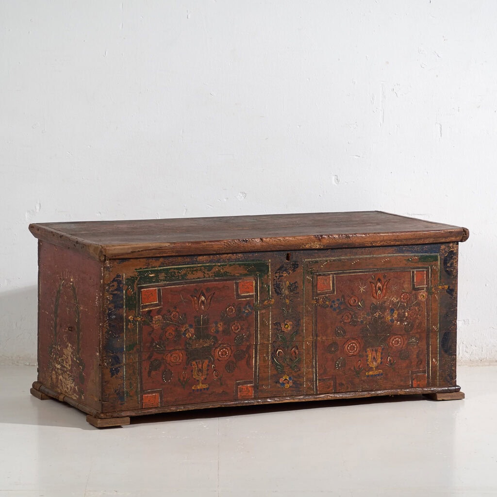 Antique trunk with floral motifs (c.1920) #39