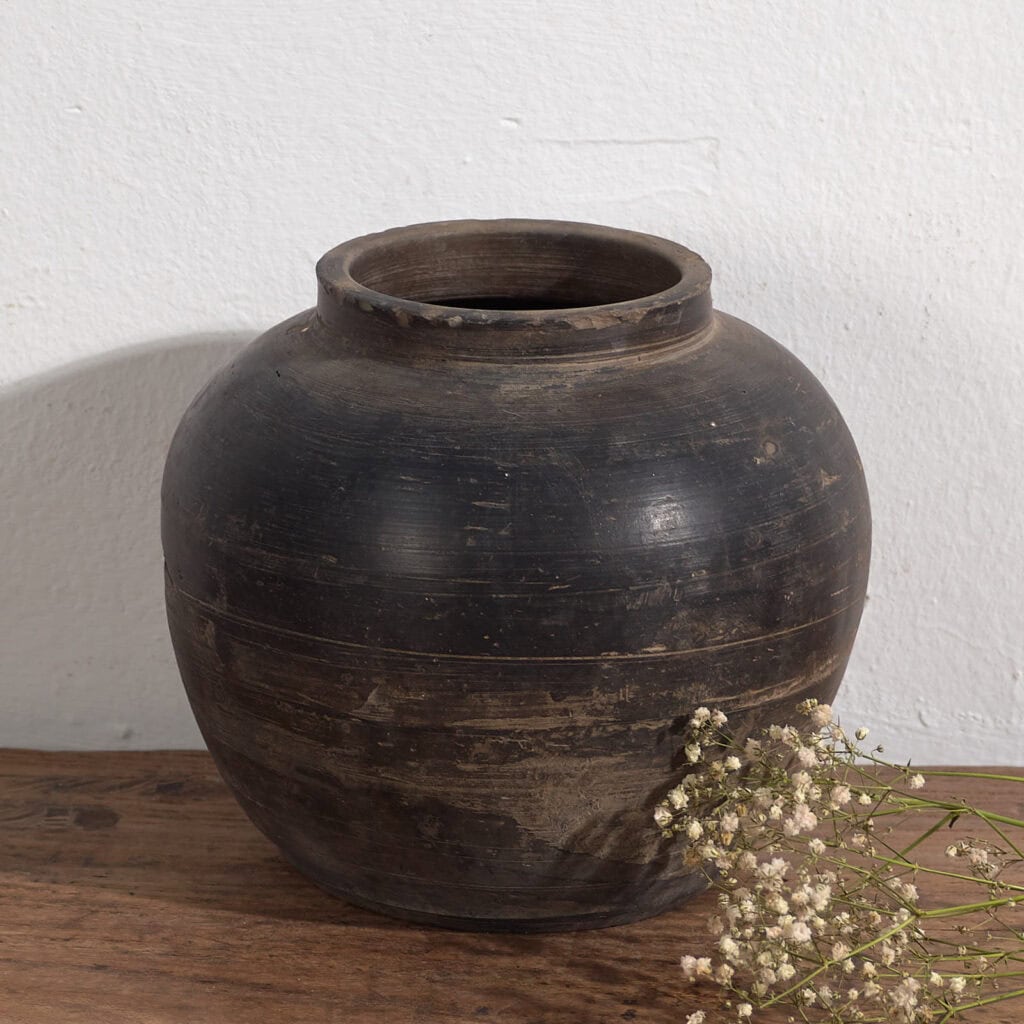 Antigua vasija de tonos oscuros (c.1900) #11