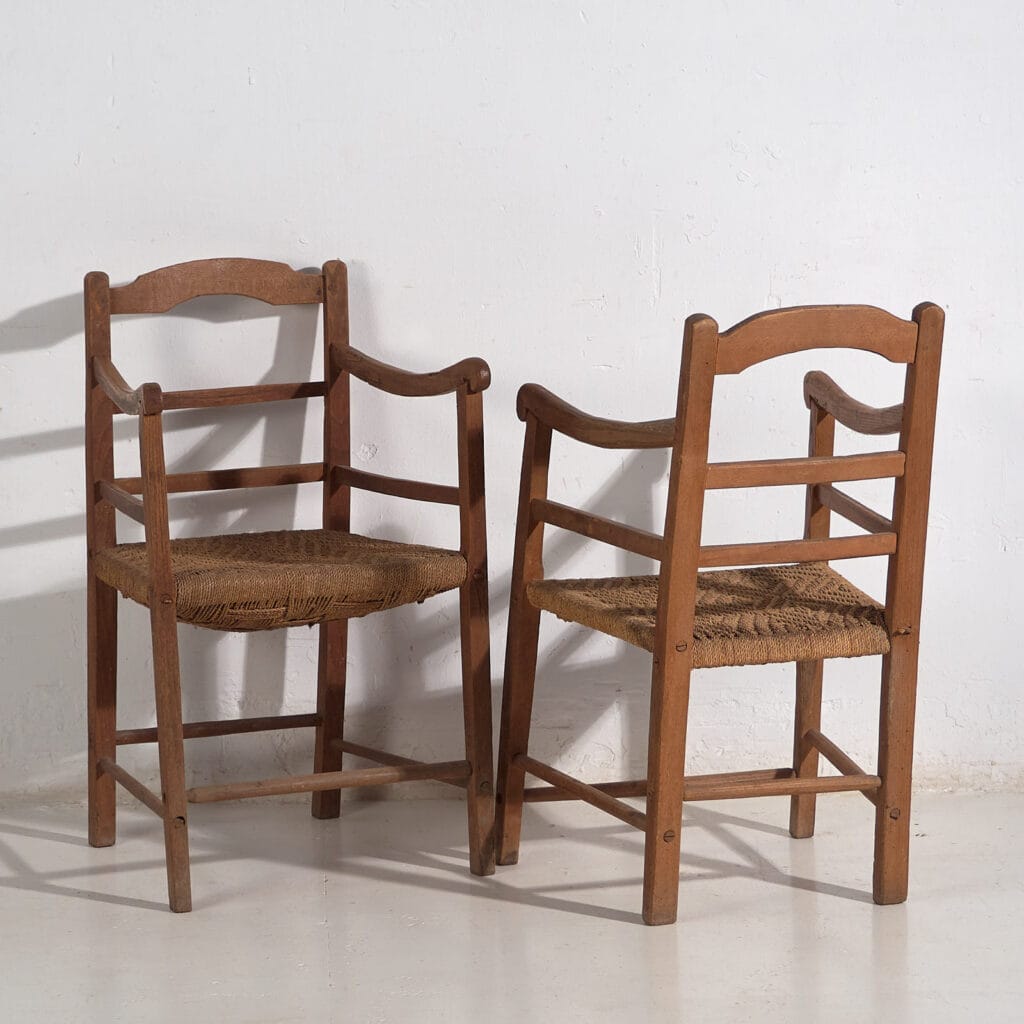Butacas antiguas de madera de roble (c.1900). Conjunto de 2 piezas
