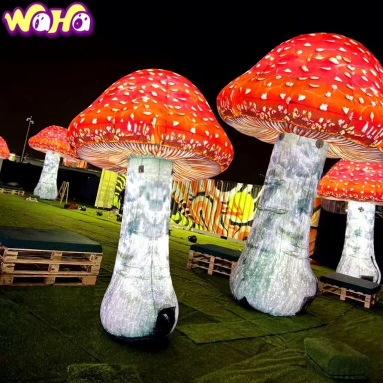 Verlichte opblaaspaddenstoelen