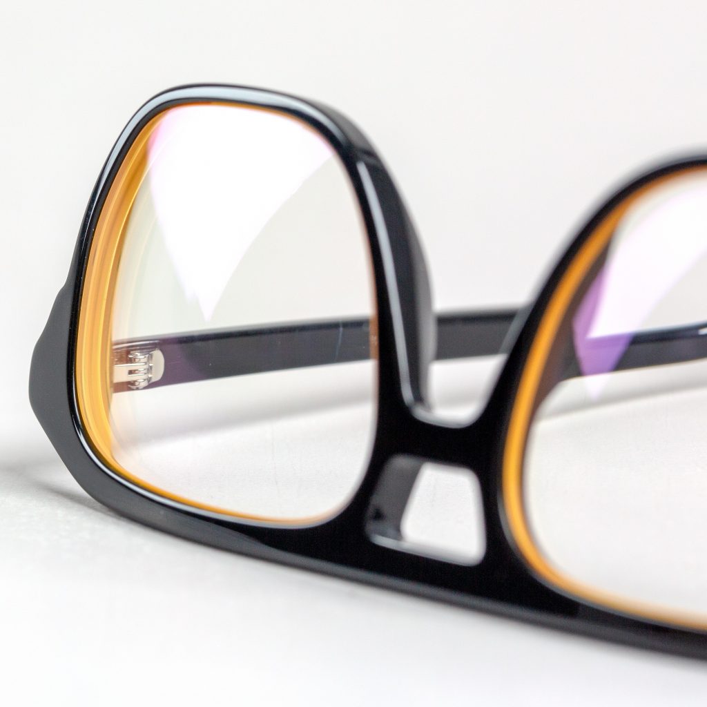 Brille mit shape.line Randbeschichtung