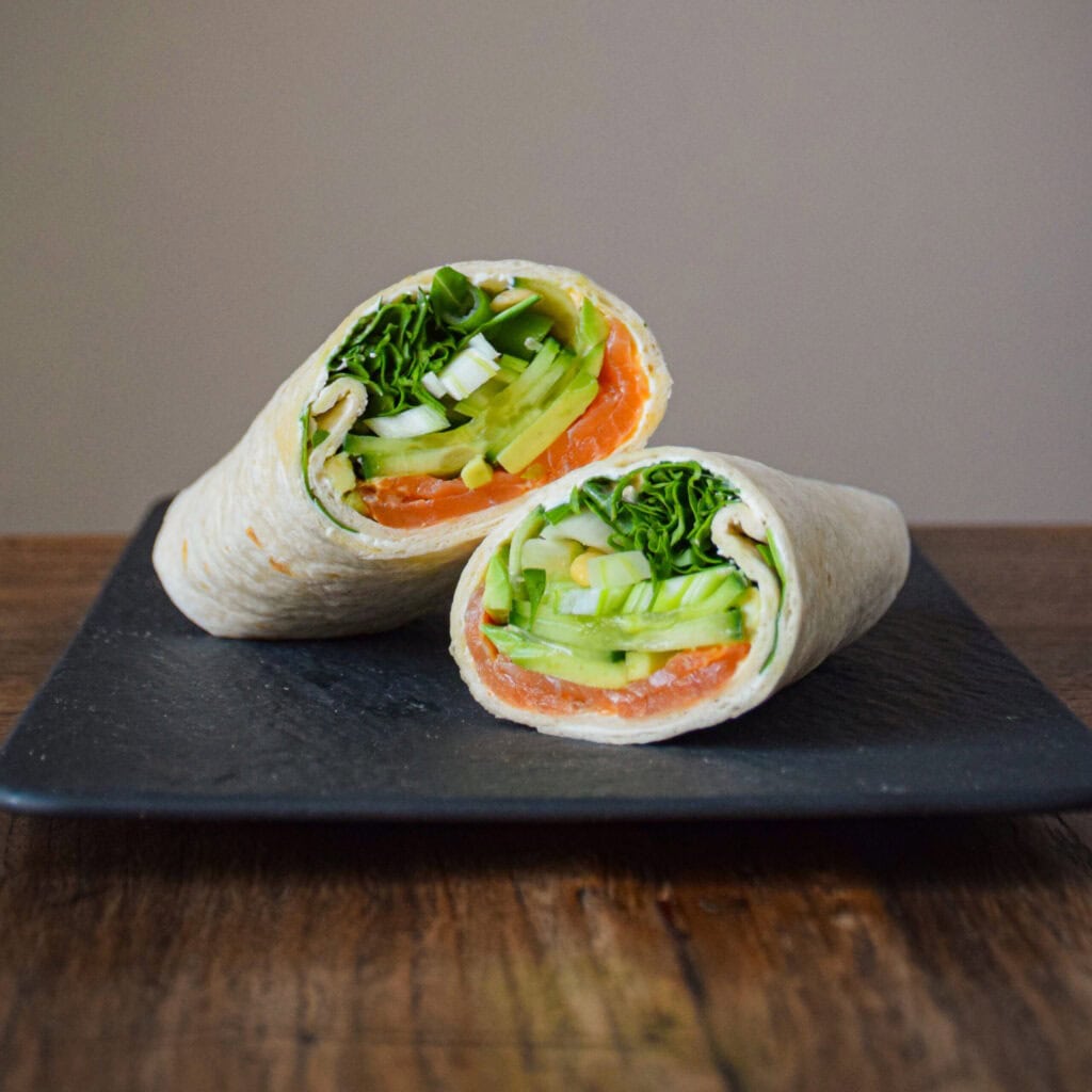 Zalmwrap met avocado