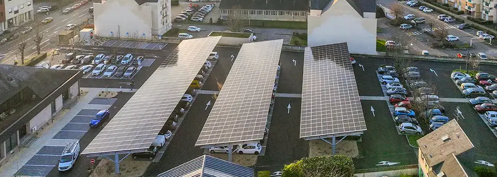 Ombrière du parking du Crédit Agricole Normandie Seine 300 kWc à Evreux (27)