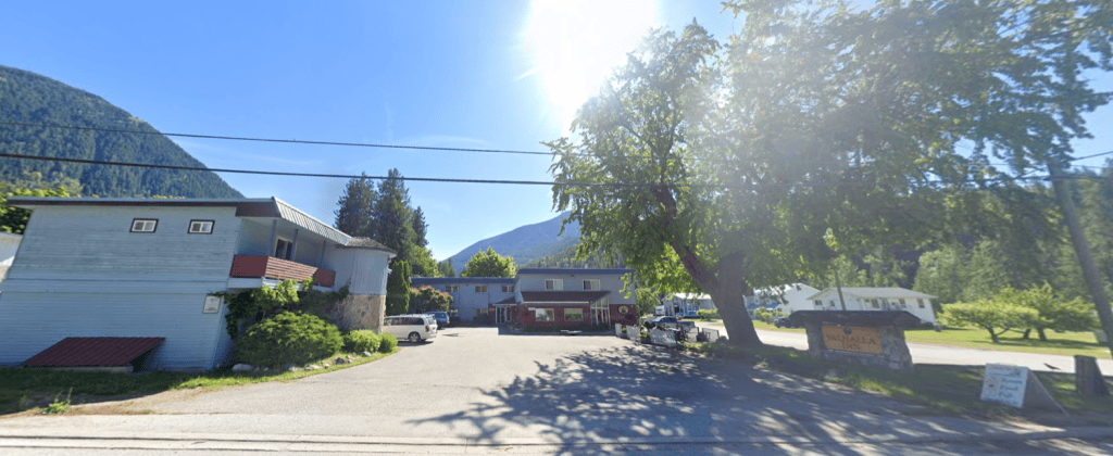 Valhalla Inn motel restaurant pub for sale New Denver BC Slocan Lake