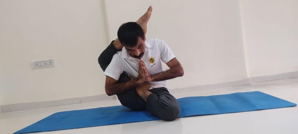 Ekpad Shirasana in Yoga Studio - Ayurbharat Yogshala
