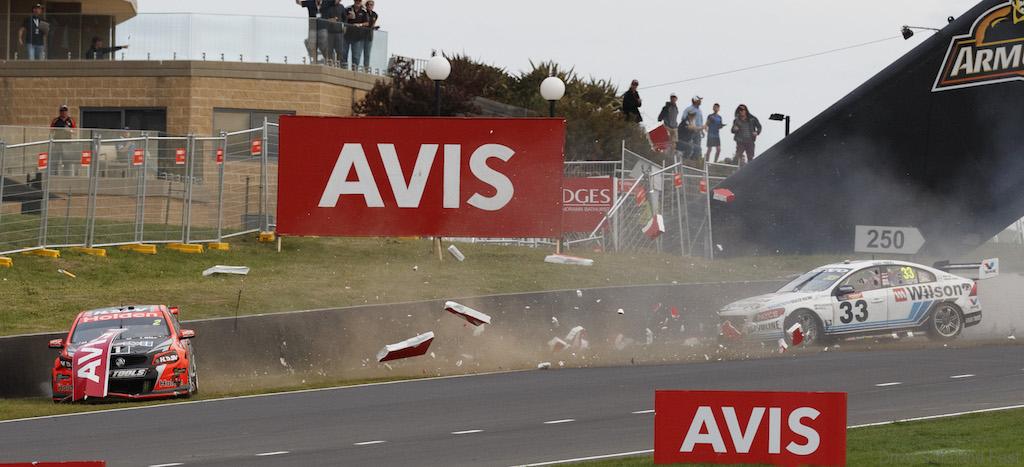 Tander, Mclaughlin crash the Supercheap Auto Bathurst 1000,  at the Mount Panorama Circuit, Bathurst, New South Wales, October 09, 2016.