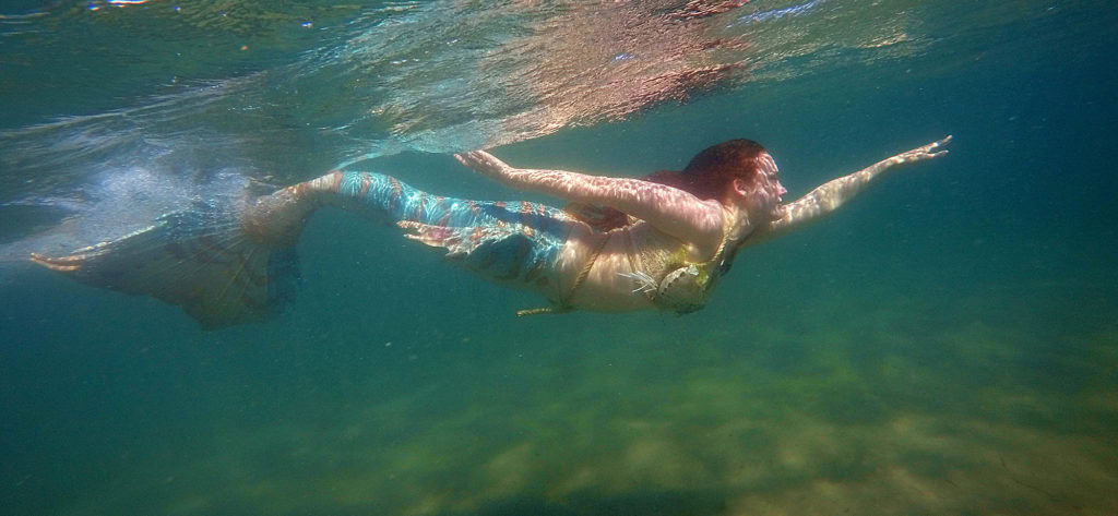 photos de sirène 2018, sirène, mermaid, sirène professionnelle, mer, nageoire silicone, tail, professional mermaid, galatée la sirène, biographie galatée/marie Flamme