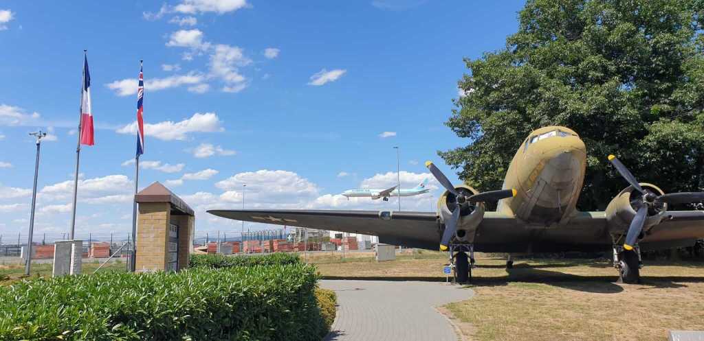 Luftbrückendenkmal Frankfurt Flughafen
