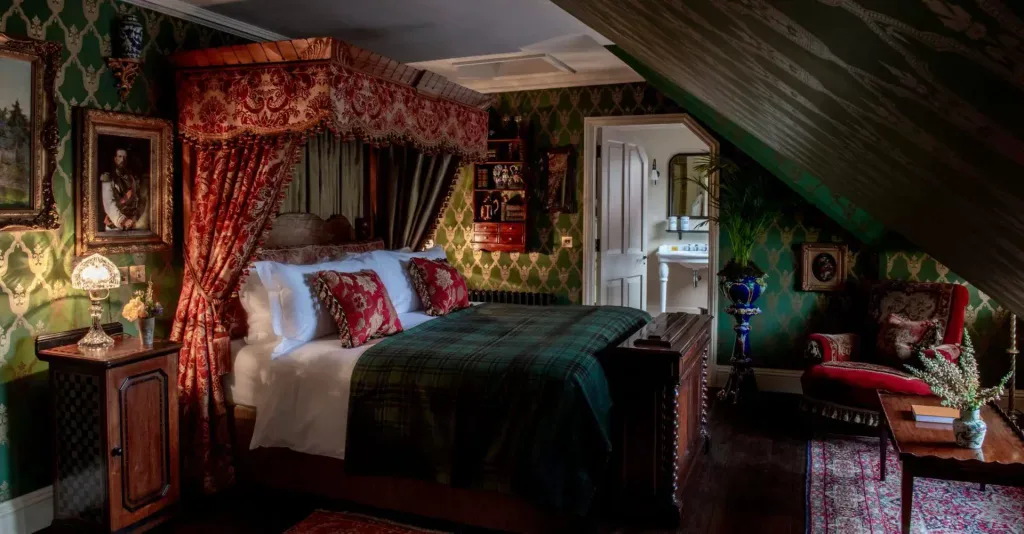 A-Bedroom-in-the-Fife-Arms-Hotel-1024x534 A-Bedroom-in-the-Fife-Arms-Hotel-1024x534 Boutique Hotels UK boutique hotels uk Boutique Hotels UK: Top 10 Refined Luxury Escape A Bedroom in the Fife Arms Hotel 1024x534