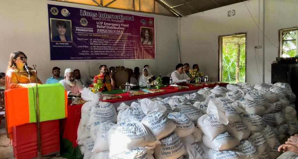 অক্টোবর  সার্ভিস মাস  উপলক্ষে লায়ন্স ক্লাবস ইন্টারন্যাশল ৩১৫ এ-৩  এর উদ্যোগে ব্যাপক ত্রান সামগ্রী  বিতরন :