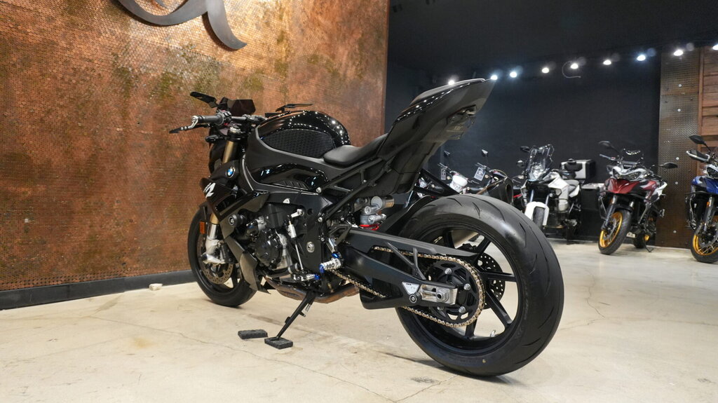 2023 BMW S1000R