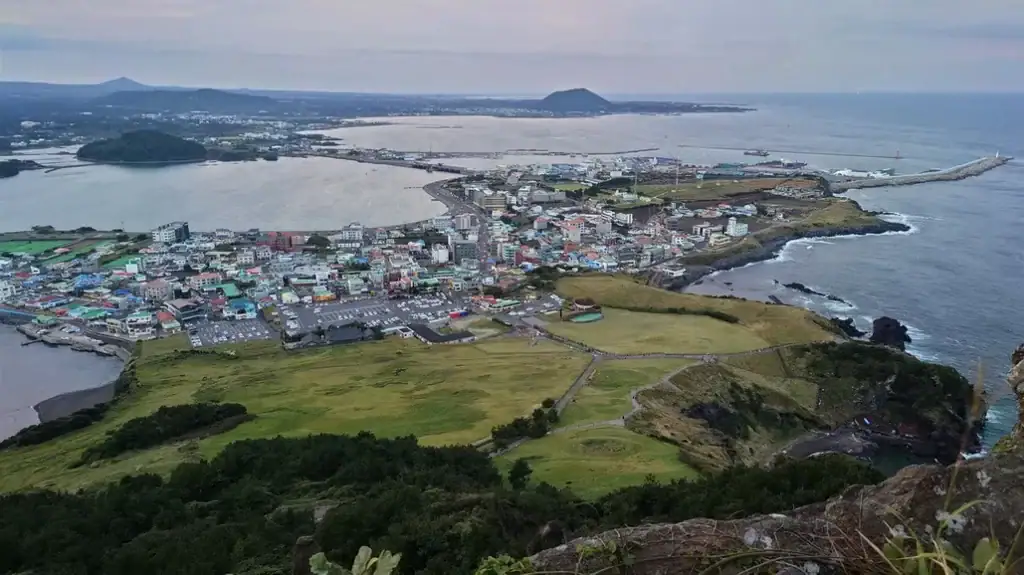 城山日出峰