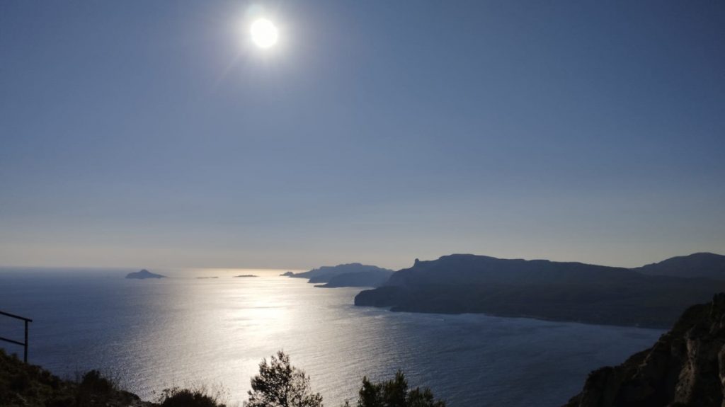 vue mer hivernale depuis une villa de location à La Ciotat