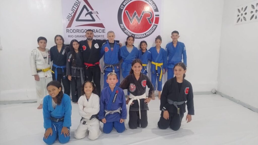 Programa infantil do projeto social Rodrigo Gracie