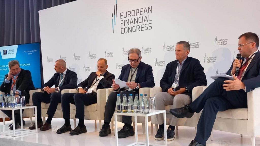 Prezesi polskich banków o finansowaniu transformacji energetycznej Prezesi polskich banków o finansowaniu transformacji energetycznej