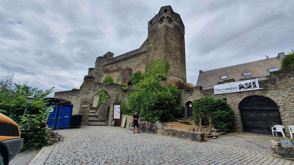 Burg Hohenstein Taunus