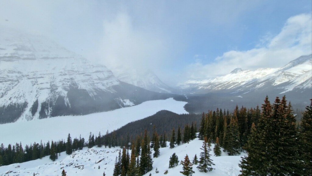 Aussicht vom Peyto Lake in Kanada im Winter