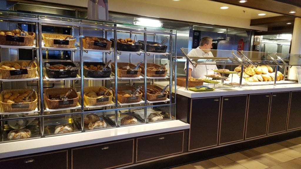 Die Backstube an Bord der Mein Schiff 4