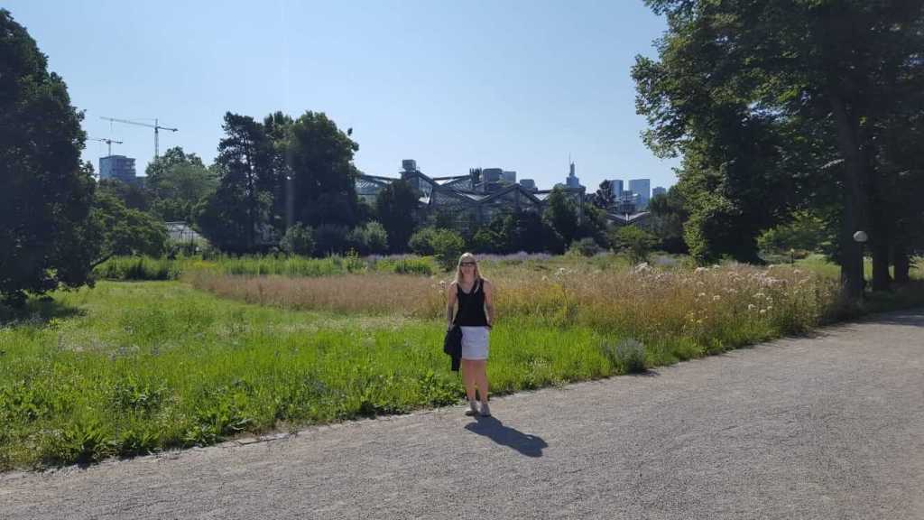 Yvonne von ChefinTravels im Palmengarten in Frankfurt